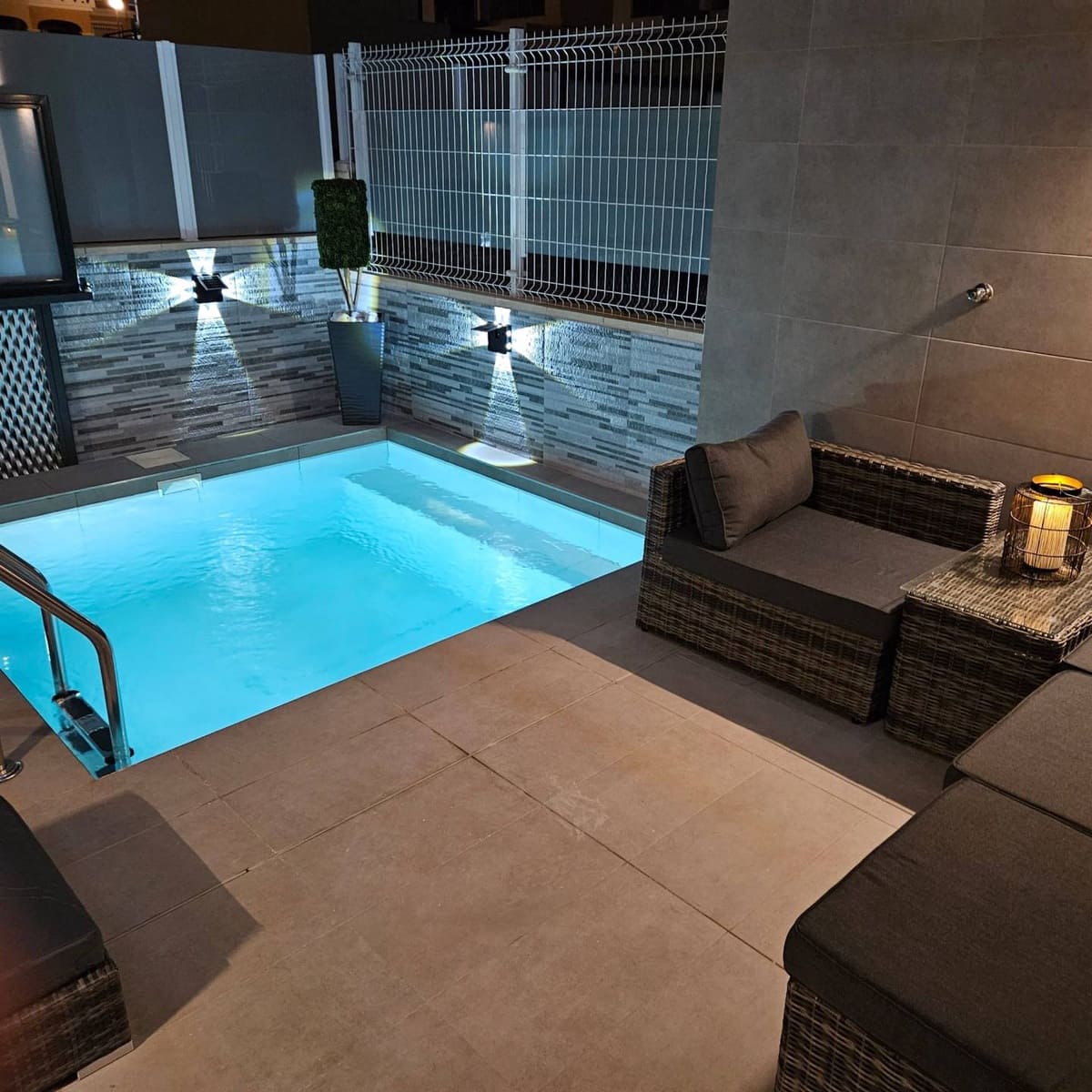3 soveværelse Villa til salg i Villamartin med swimmingpool - € 330.000 (Ref: 9987082)