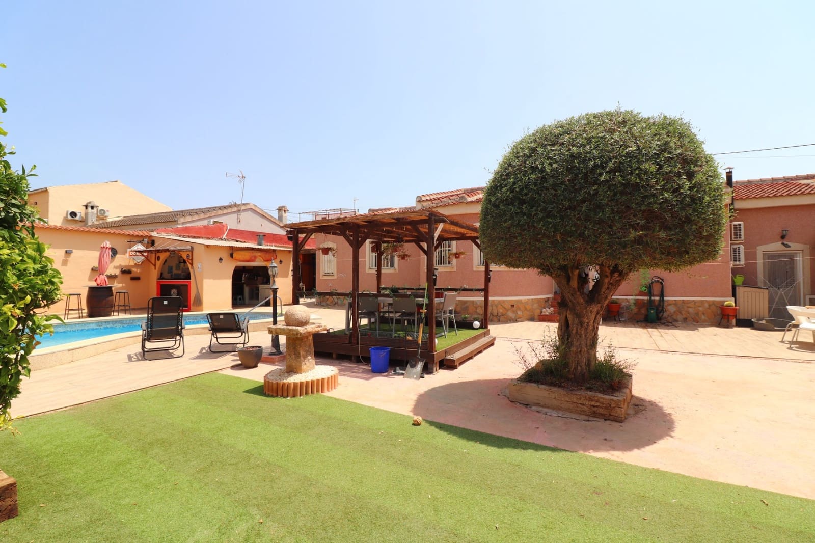 4 bedroom Villa for sale in Benijofar with pool garage - € 369,950 (Ref: 9995922)