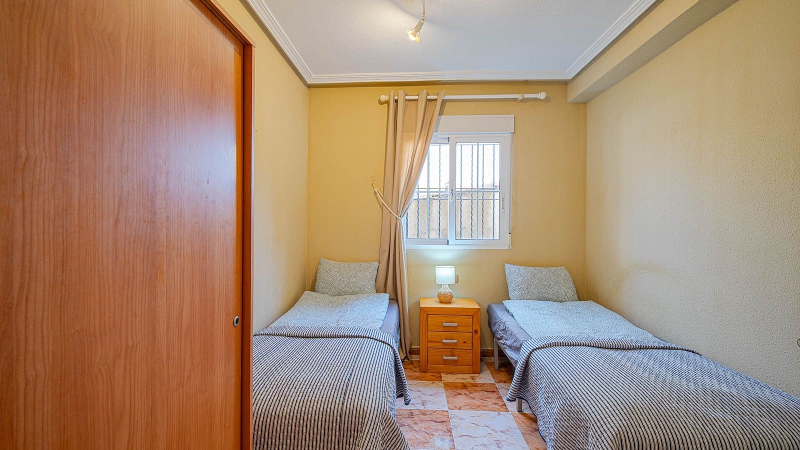 Pareado de 3 habitaciones en Orihuela Costa en venta con piscina garaje - 269.900 € (Ref: 9995941)
