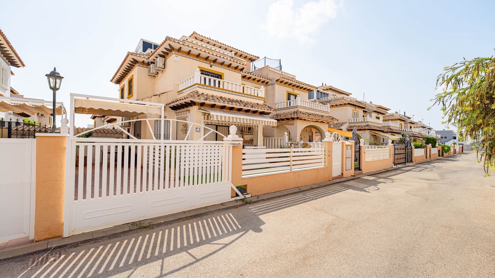 Pareado de 3 habitaciones en Orihuela Costa en venta con piscina garaje - 269.900 € (Ref: 9995941)
