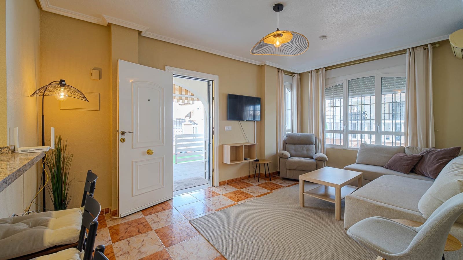 3 soveværelse Semi-Rækkehus til salg i Orihuela Costa med swimmingpool garage - € 269.900 (Ref: 9995944)
