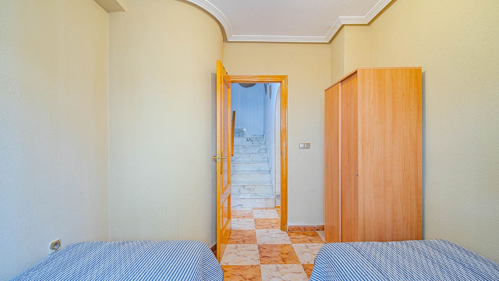 3 soveværelse Semi-Rækkehus til salg i Orihuela Costa med swimmingpool garage - € 269.900 (Ref: 9995944)