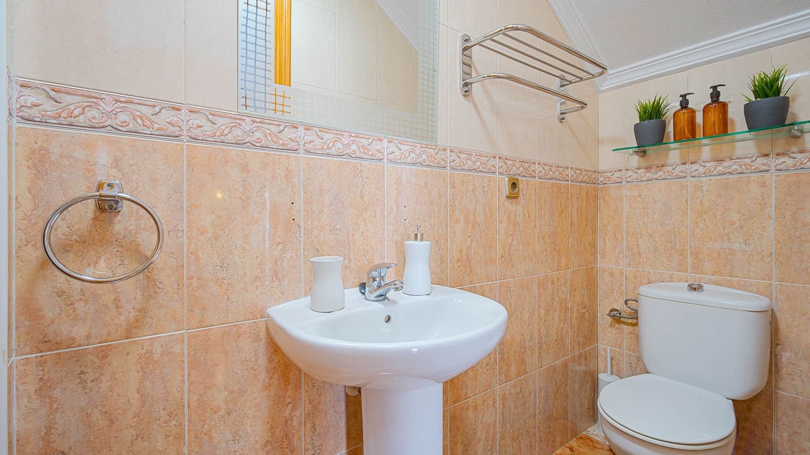 3 soveværelse Semi-Rækkehus til salg i Orihuela Costa med swimmingpool garage - € 269.900 (Ref: 9995944)