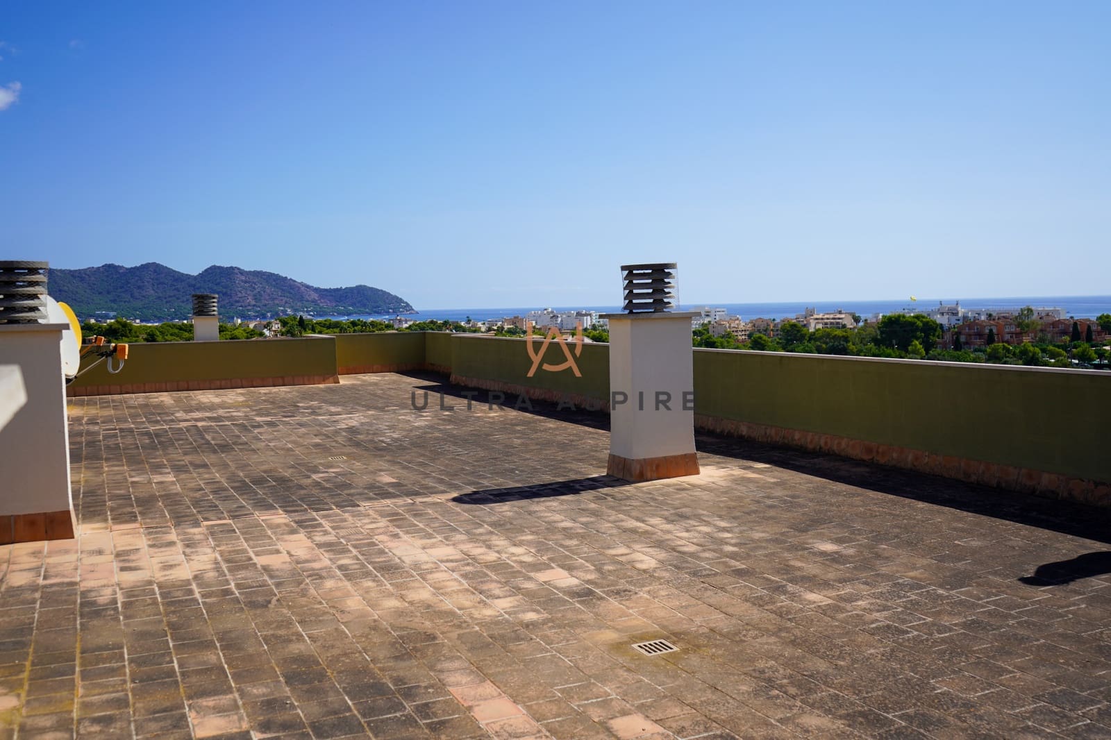 2 soveværelse Lejlighed til salg i Cala Millor med garage - € 345.000 (Ref: 8505047)