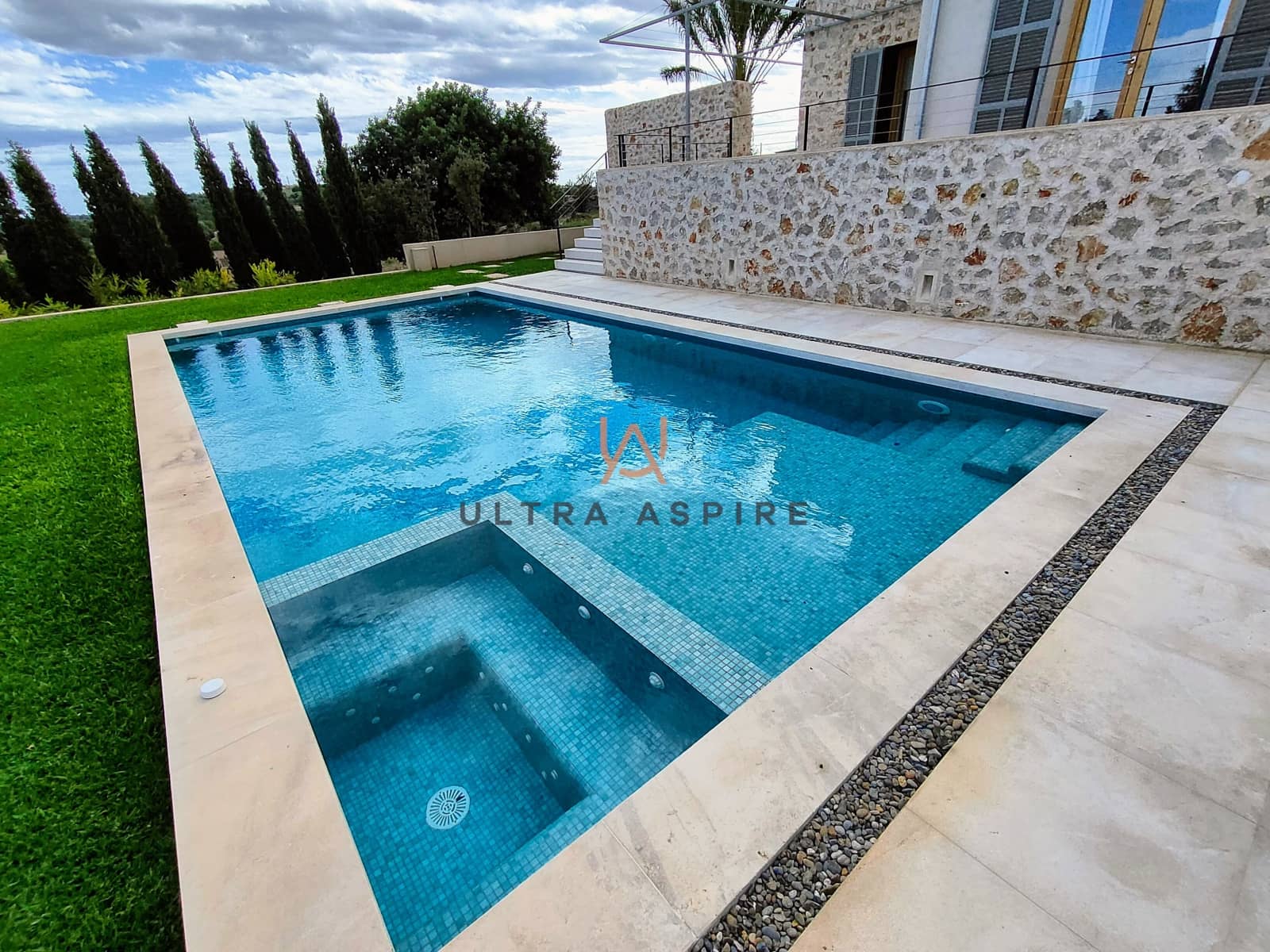 4 soveværelse Finca/Landehus til salg i Sant Llorenc des Cardassar med swimmingpool garage - € 2.690.000 (Ref: 8548325)