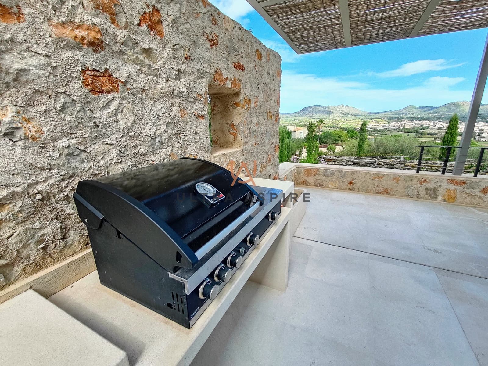 4 soveværelse Finca/Landehus til salg i Sant Llorenc des Cardassar med swimmingpool garage - € 2.690.000 (Ref: 8548325)