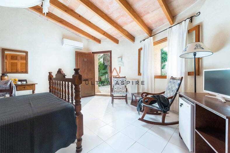 20 soveværelse Erhverv til salg i Ruberts med swimmingpool garage - € 6.800.000 (Ref: 8853293)