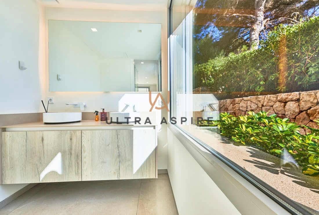 4 soveværelse Villa til salg i Portocristo / Port de Manacor med swimmingpool garage - € 4.300.000 (Ref: 9004557)