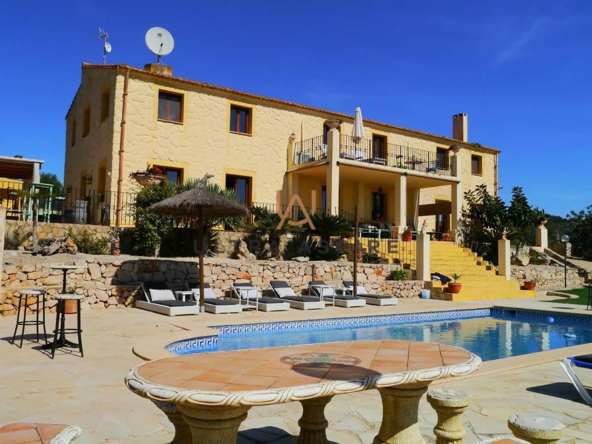 5 bedroom Finca/Country House for sale in Sant Llorenc des Cardassar with pool garage - € 1,500,000 (Ref: 9049995)