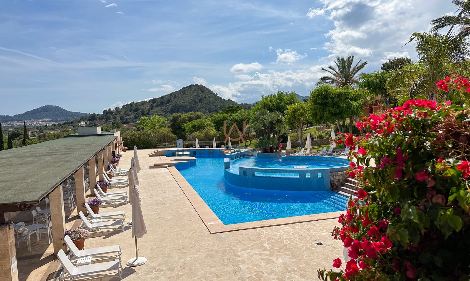 2 soveværelse Rækkehus til salg i Son Servera med swimmingpool garage - € 585.000 (Ref: 9074640)