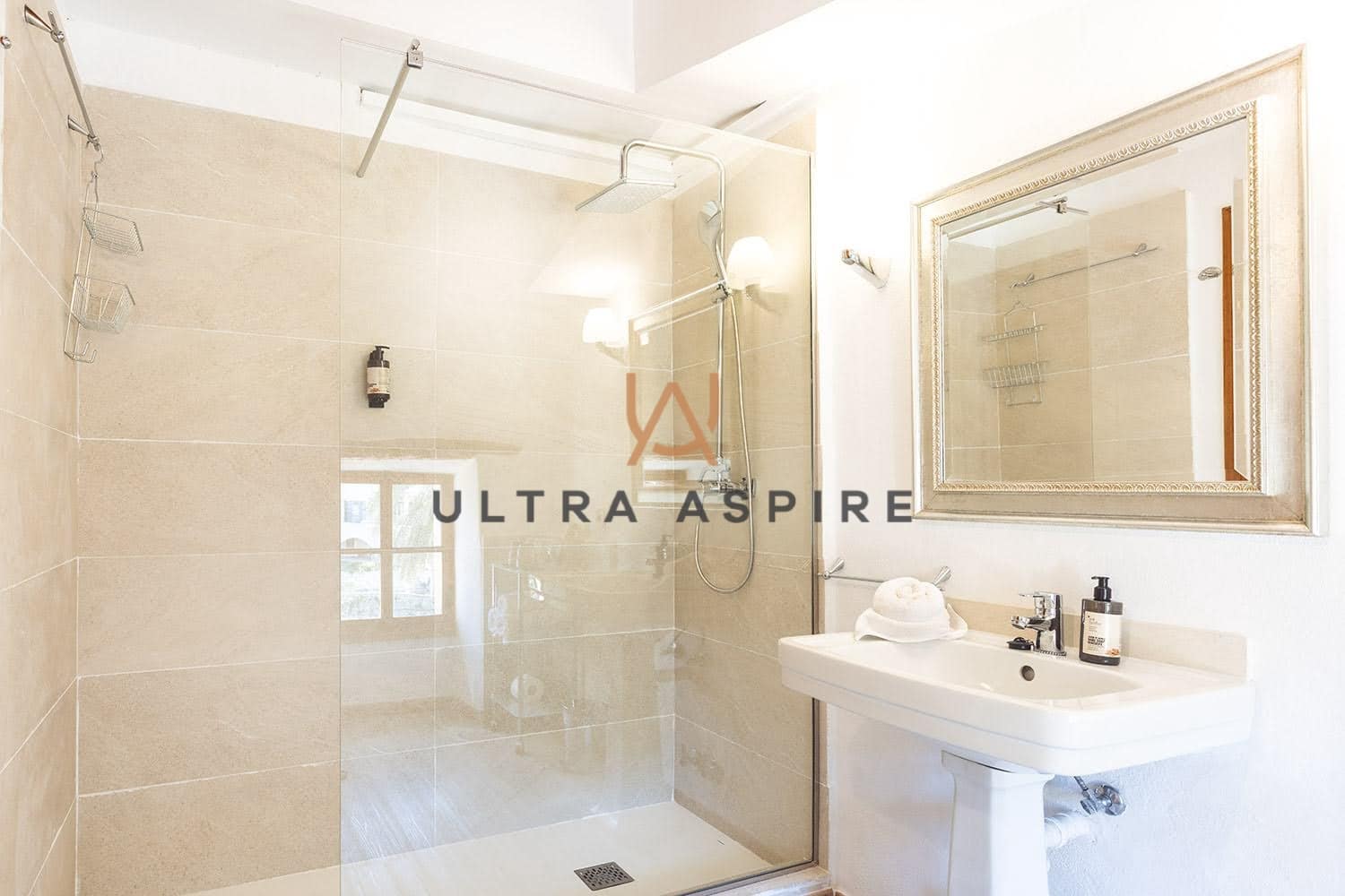 8 bedroom Commercial for sale in Estellenchs with garage - € 2,600,000 (Ref: 9291248)