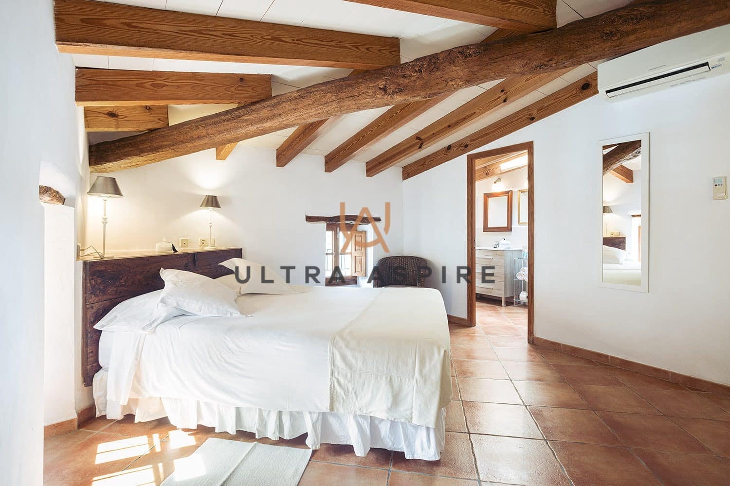 8 bedroom Commercial for sale in Estellenchs with garage - € 2,600,000 (Ref: 9291248)