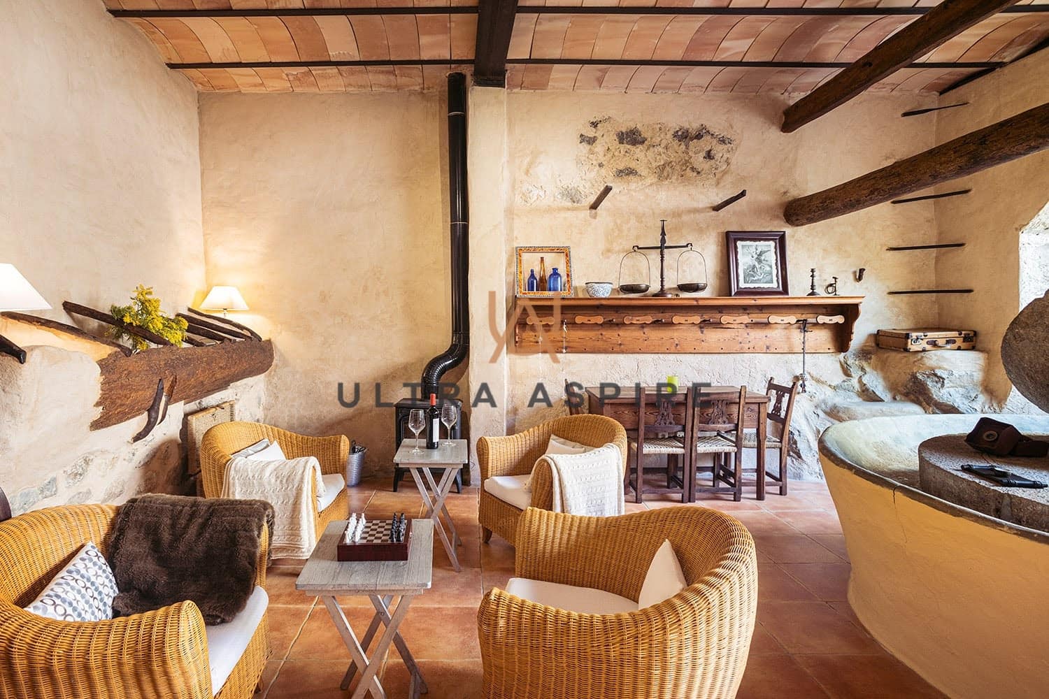 8 bedroom Commercial for sale in Estellenchs with garage - € 2,600,000 (Ref: 9291248)