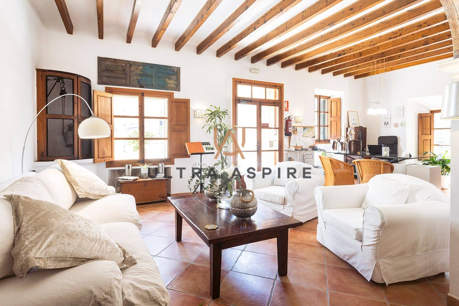 8 bedroom Commercial for sale in Estellenchs with garage - € 2,600,000 (Ref: 9291248)