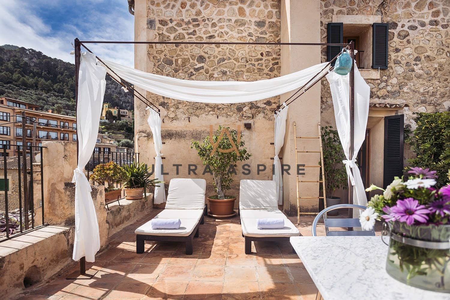 8 bedroom Commercial for sale in Estellenchs with garage - € 2,600,000 (Ref: 9291248)