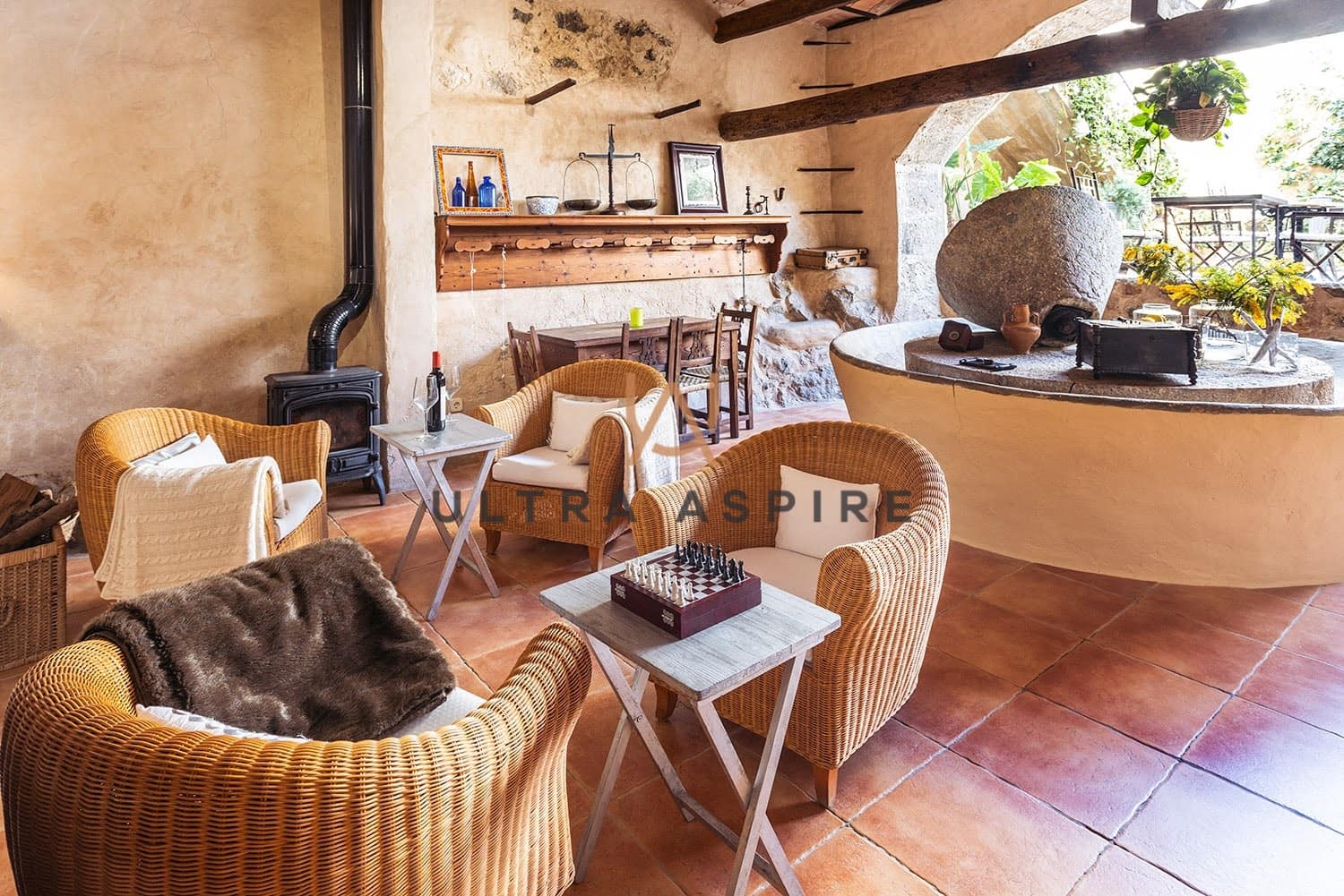 8 bedroom Commercial for sale in Estellenchs with garage - € 2,600,000 (Ref: 9291248)