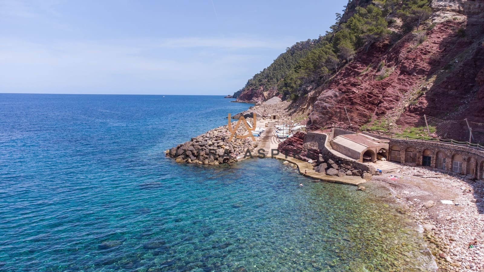 8 bedroom Commercial for sale in Estellenchs with garage - € 2,600,000 (Ref: 9291248)