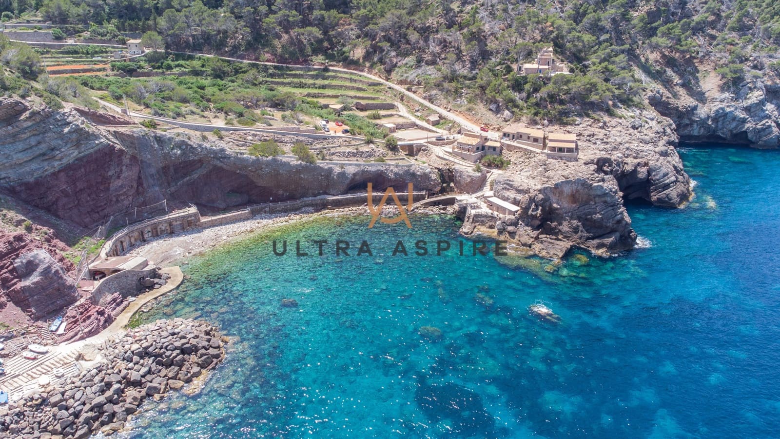 8 bedroom Commercial for sale in Estellenchs with garage - € 2,600,000 (Ref: 9291248)