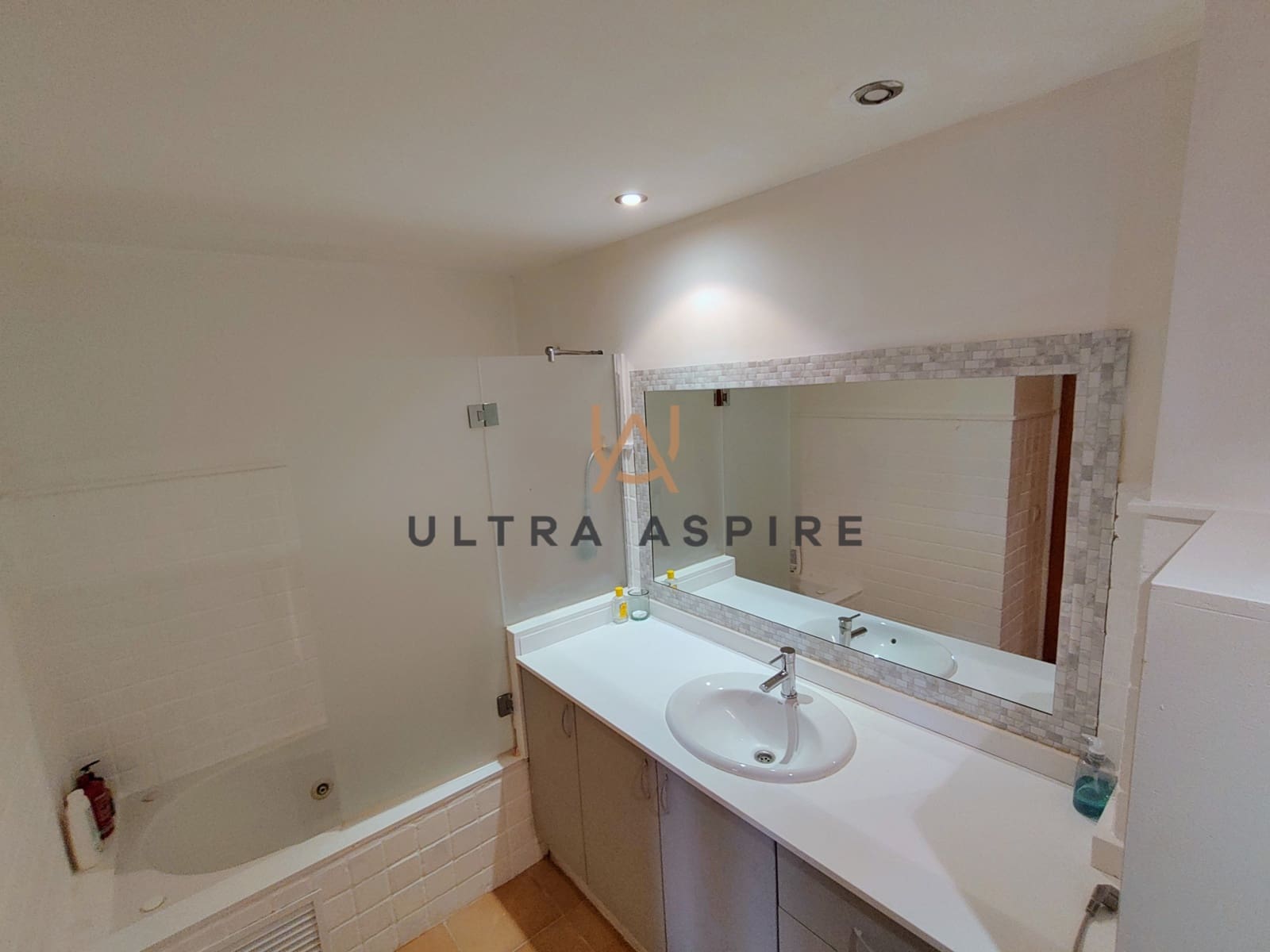 1 soveværelse Lejlighed til salg i Son Servera med swimmingpool garage - € 249.000 (Ref: 9400021)