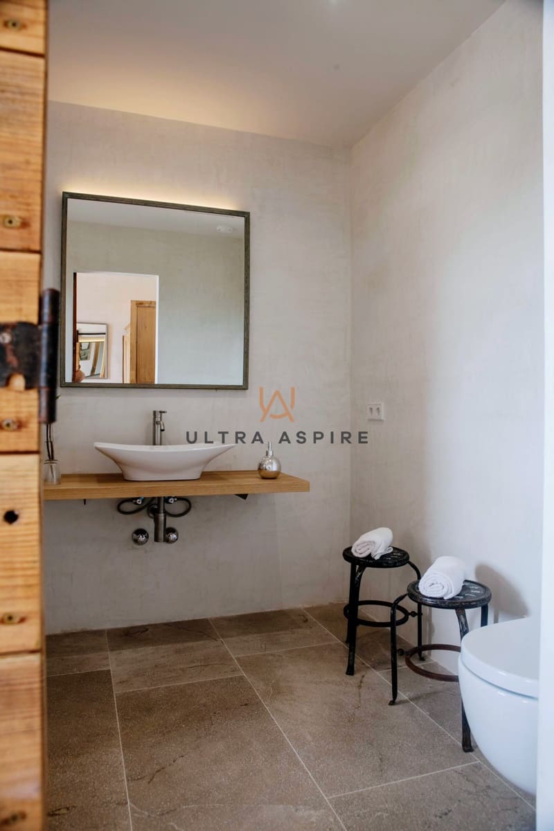 5 bedroom Villa for sale in Arta with pool garage - € 3,200,000 (Ref: 9714288)