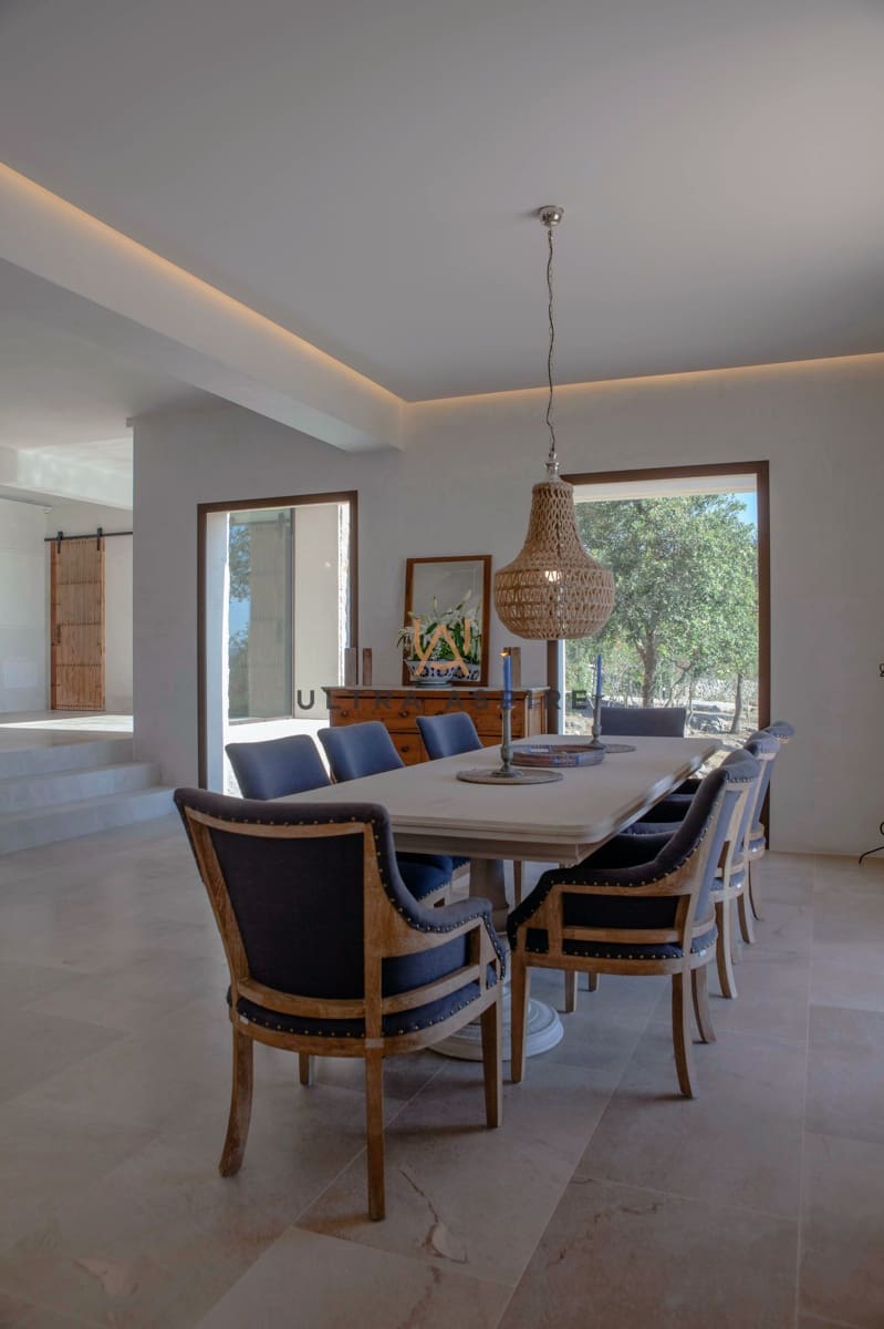 5 bedroom Villa for sale in Arta with pool garage - € 3,200,000 (Ref: 9714288)