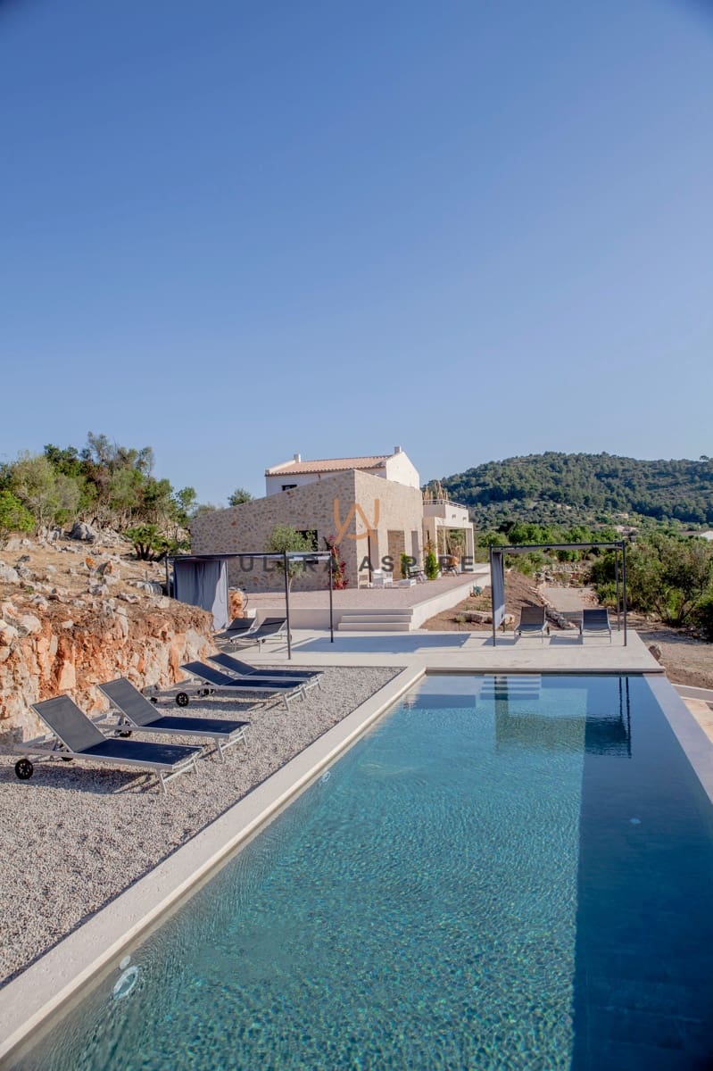 5 bedroom Villa for sale in Arta with pool garage - € 3,200,000 (Ref: 9714288)