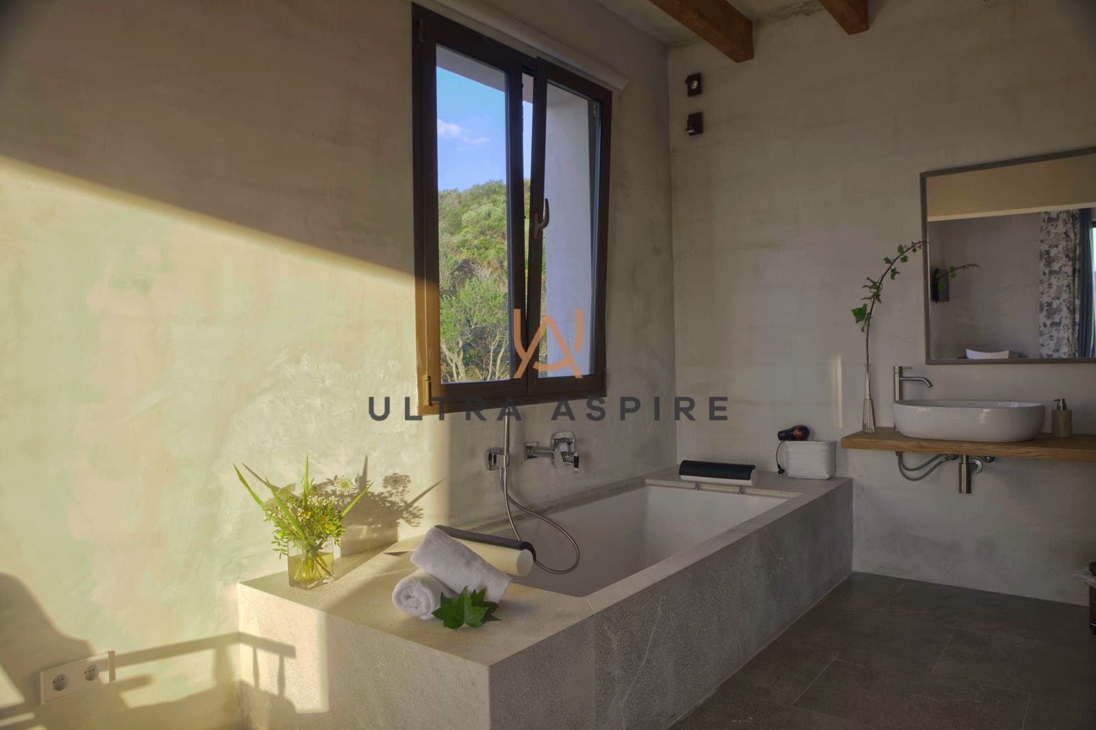 5 bedroom Villa for sale in Arta with pool garage - € 3,200,000 (Ref: 9714288)