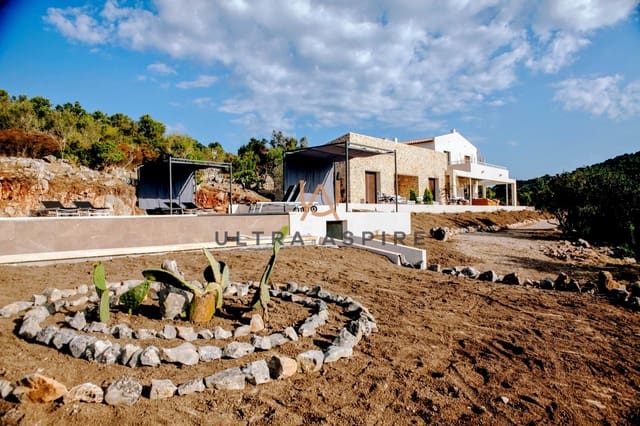 5 bedroom Villa for sale in Artà with pool garage - € 3,200,000 (Ref: 9714288)