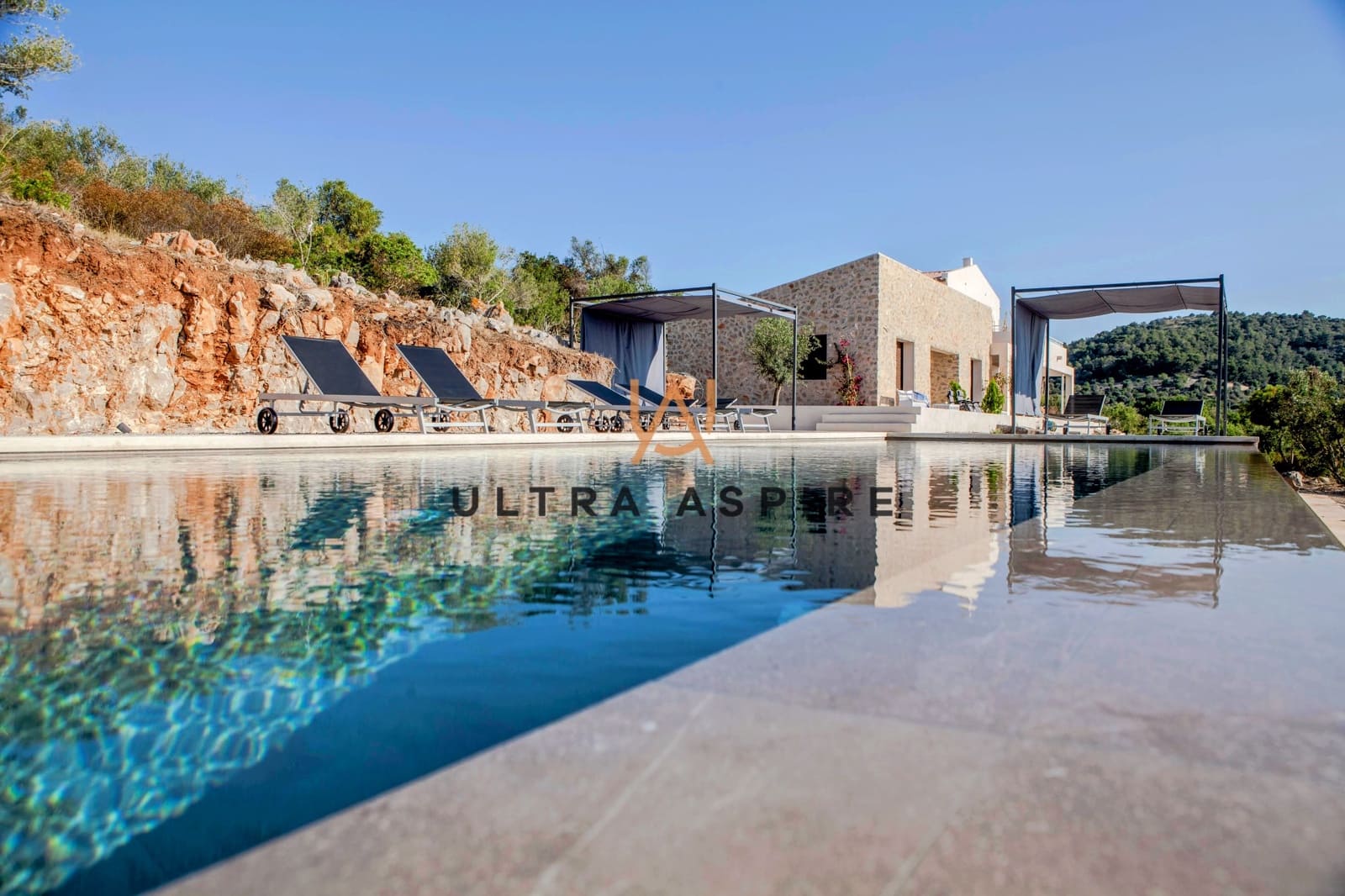 5 bedroom Villa for sale in Arta with pool garage - € 3,200,000 (Ref: 9714288)