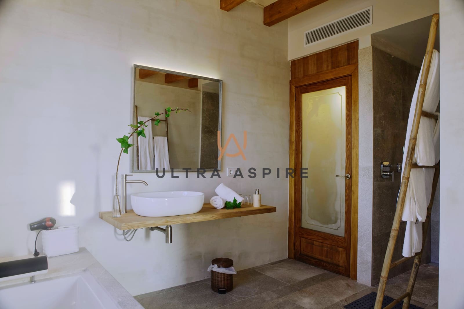 5 bedroom Villa for sale in Arta with pool garage - € 3,200,000 (Ref: 9714288)