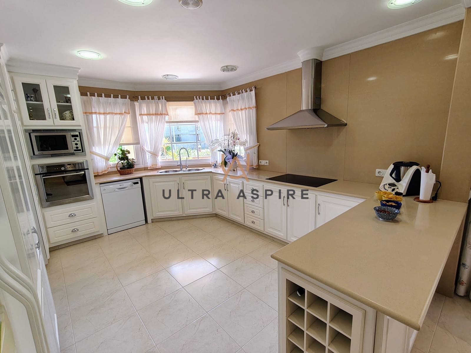 6 slaapkamer Villa te koop in Mahon / Mao met zwembad garage - € 2.600.000 (Ref: 9973882)