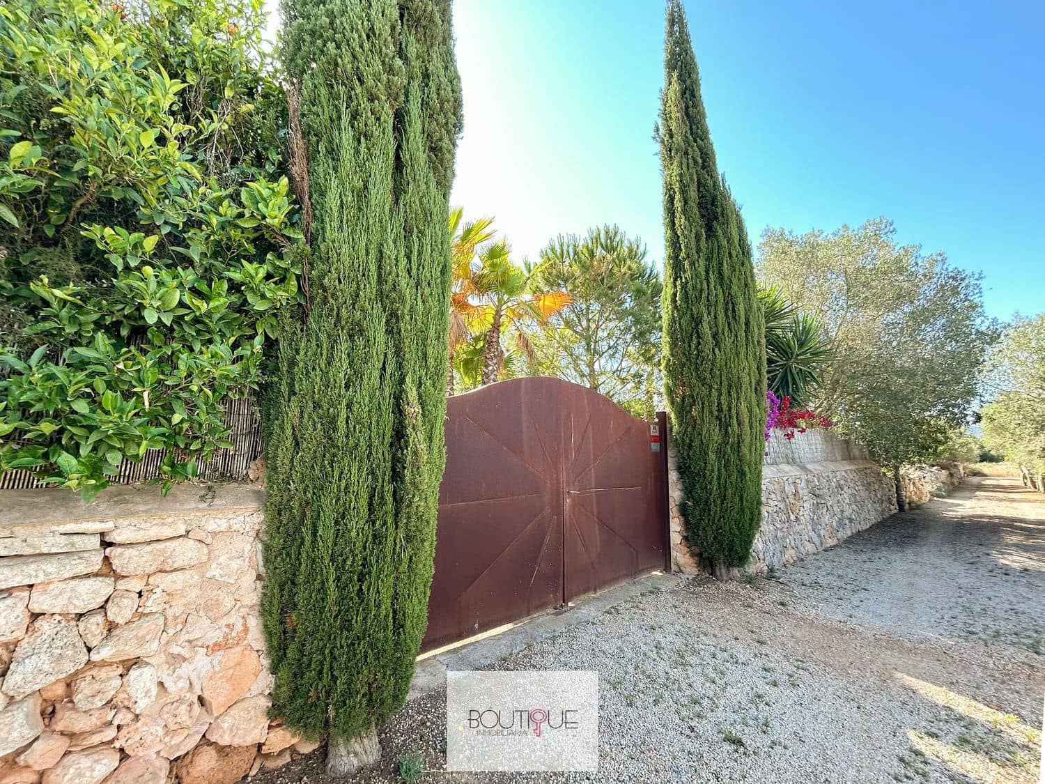 4 soveværelse Finca/Landehus til salg i Algaida med swimmingpool garage - € 1.390.000 (Ref: 8558660)