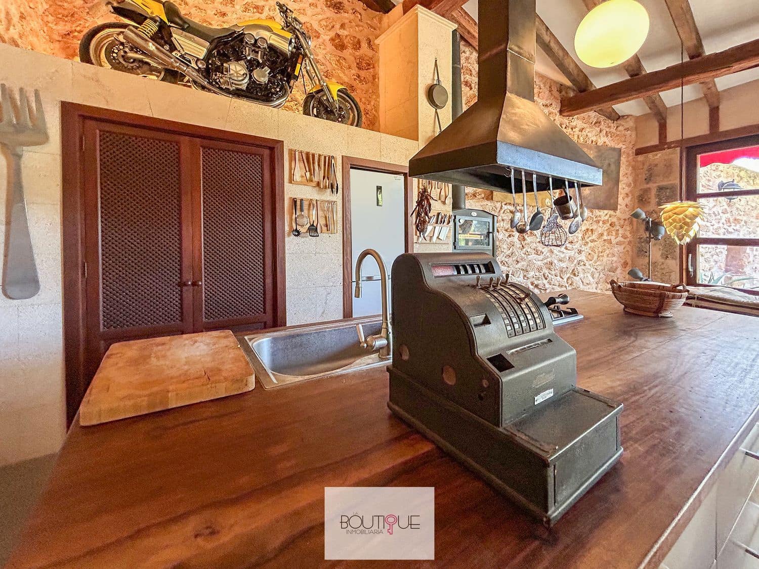 4 soveværelse Finca/Landehus til salg i Algaida med swimmingpool garage - € 1.390.000 (Ref: 8558660)