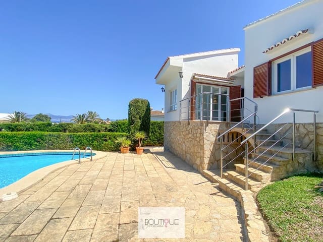 3 soverom Villa til salgs i Badia Blava, Llucmajor med svømmebasseng garasje - € 1 270 000 (Ref: 8558668)