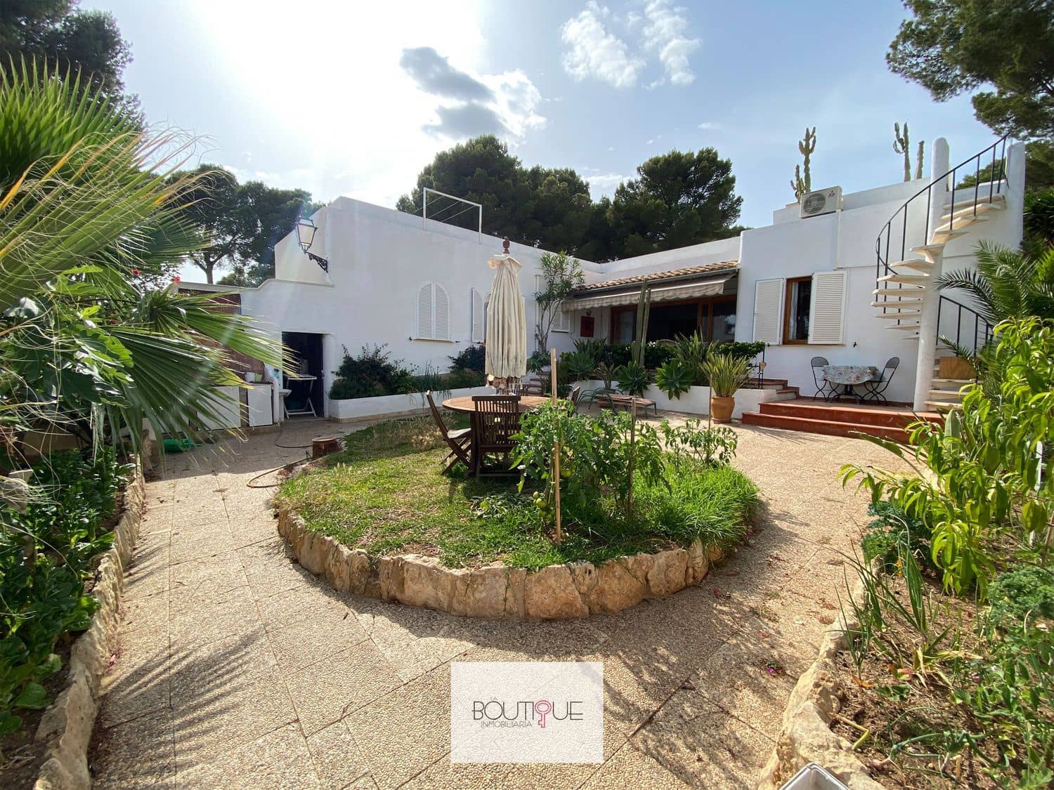 3 soveværelse Villa til salg i Sol de Mallorca med garage - € 995.000 (Ref: 8558719)