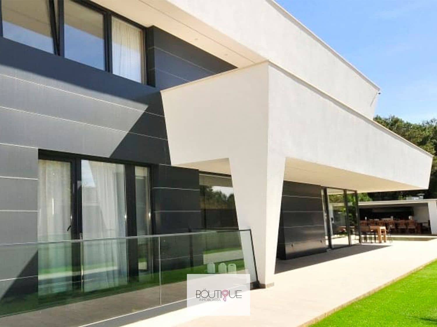 4 soverom Villa til salgs i Playa de Palma med svømmebasseng garasje - € 2 700 000 (Ref: 8558721)