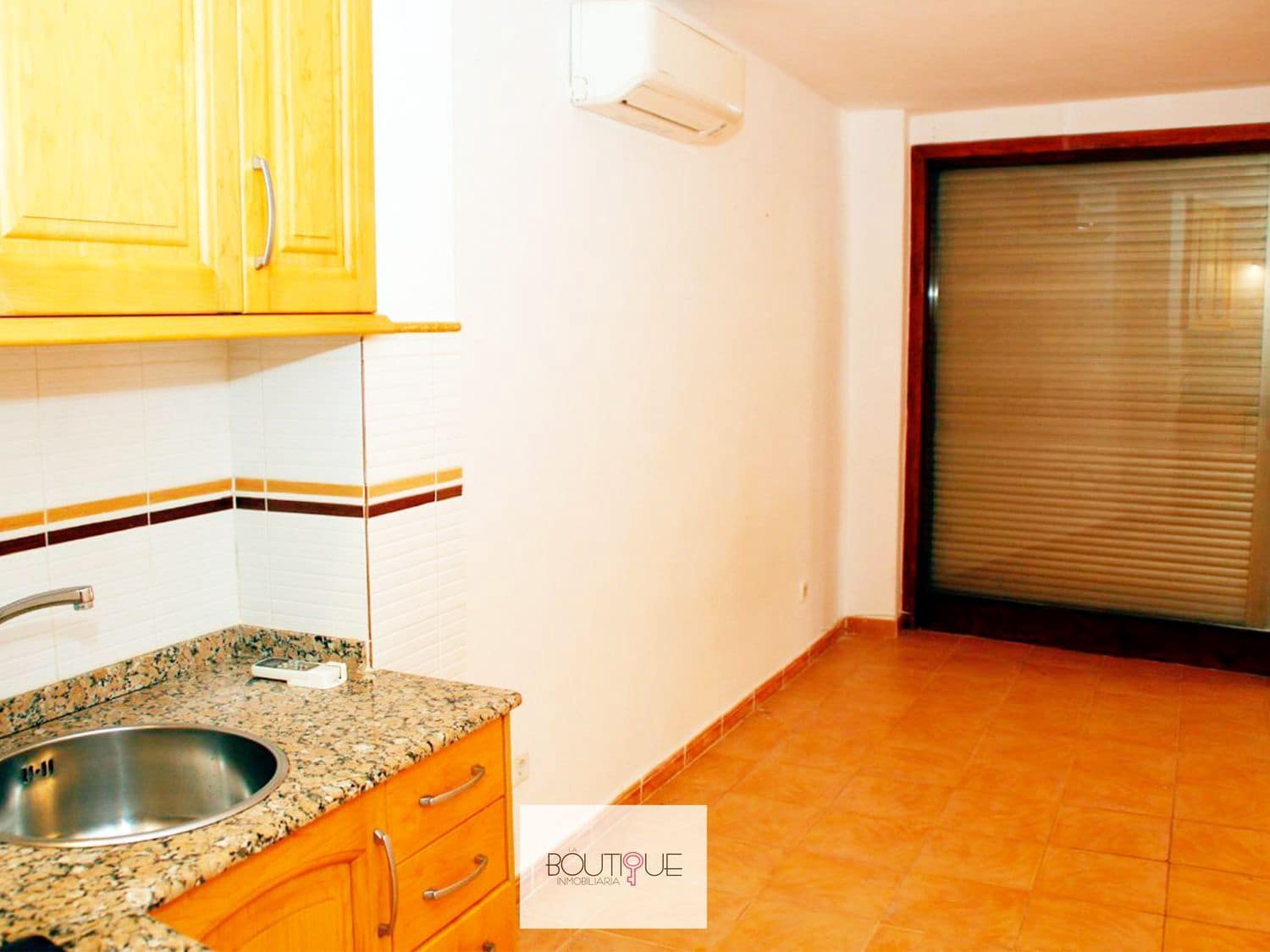 Lejlighed til salg i Playa de Palma med garage - € 100.000 (Ref: 9095935)