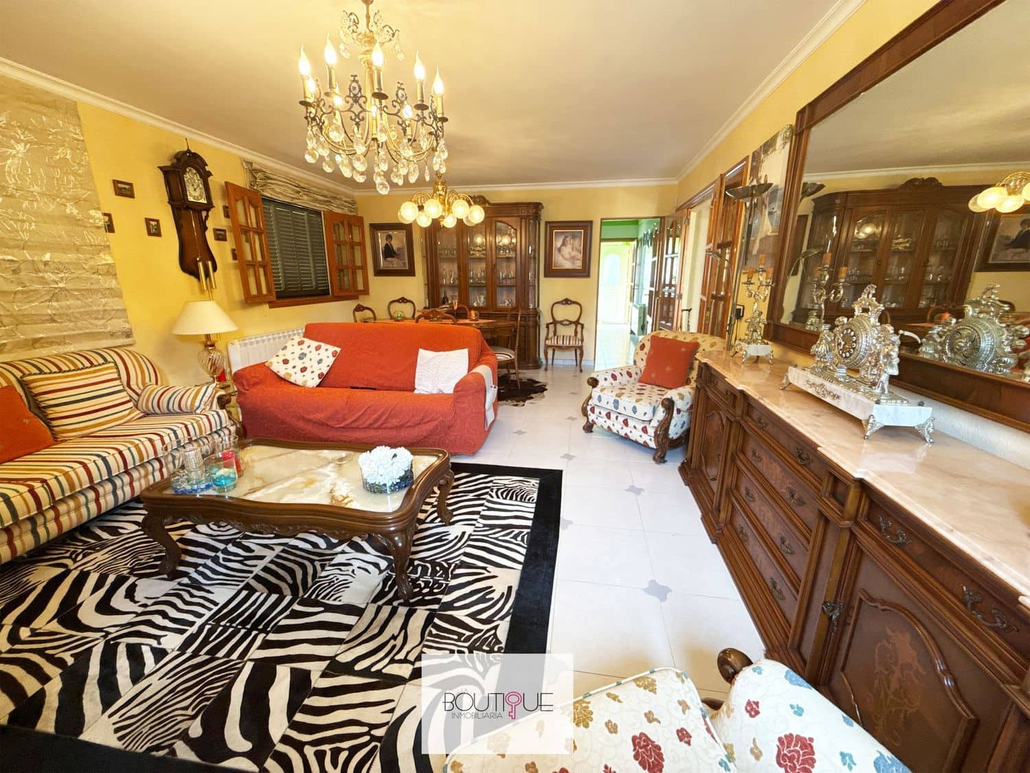 5 soverom Villa til salgs i Llucmajor med svømmebasseng garasje - € 950 000 (Ref: 9108361)