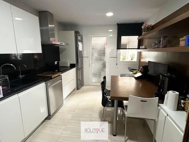 3 soverom Leilighet til salgs i Puerto de Alcudia, Alcúdia med garasje - € 625 000 (Ref: 9178035)