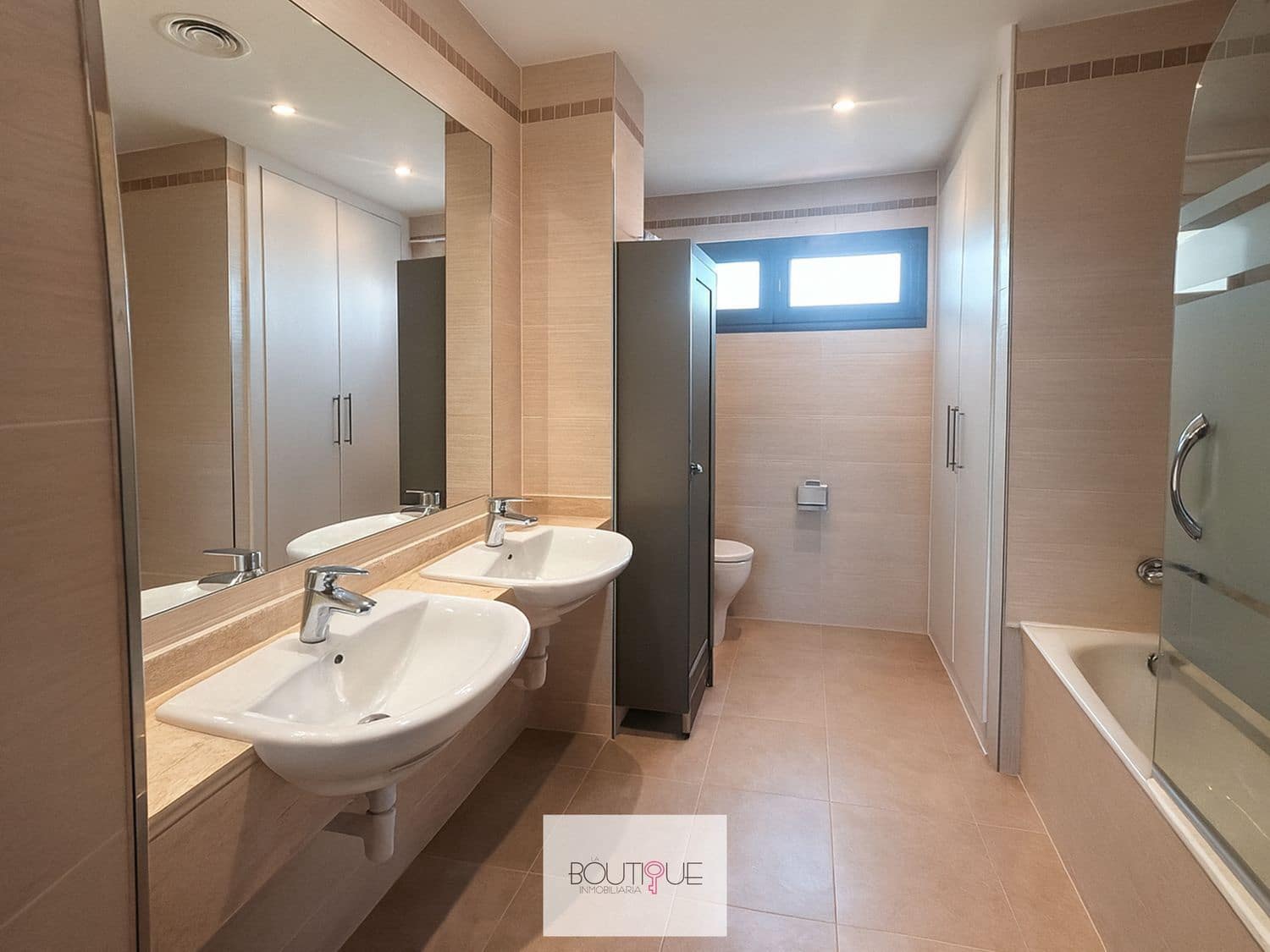 3 makuuhuone Huoneisto myytävänä paikassa Palma de Mallorca mukana uima-altaan 
autotalli - 1 180 000 € (Ref: 9419474)