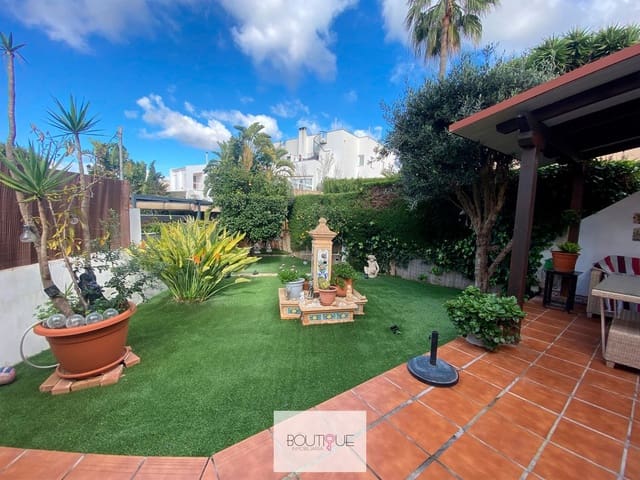 4 quarto Casa em Banda para venda em Badia Blava, Llucmajor com piscina garagem - 745 000 € (Ref: 9449552)