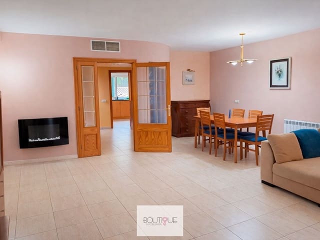 3 makuuhuone Omakotitalo myytävänä paikassa Sa Torre (Llucmajor), Llucmajor mukana uima-altaan 
autotalli - 695 000 € (Ref: 9481681)