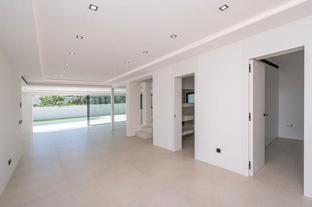 3 makuuhuone Huvila myytävänä paikassa Badia Gran, Llucmajor mukana uima-altaan 
autotalli - 1 645 000 € (Ref: 9585908)