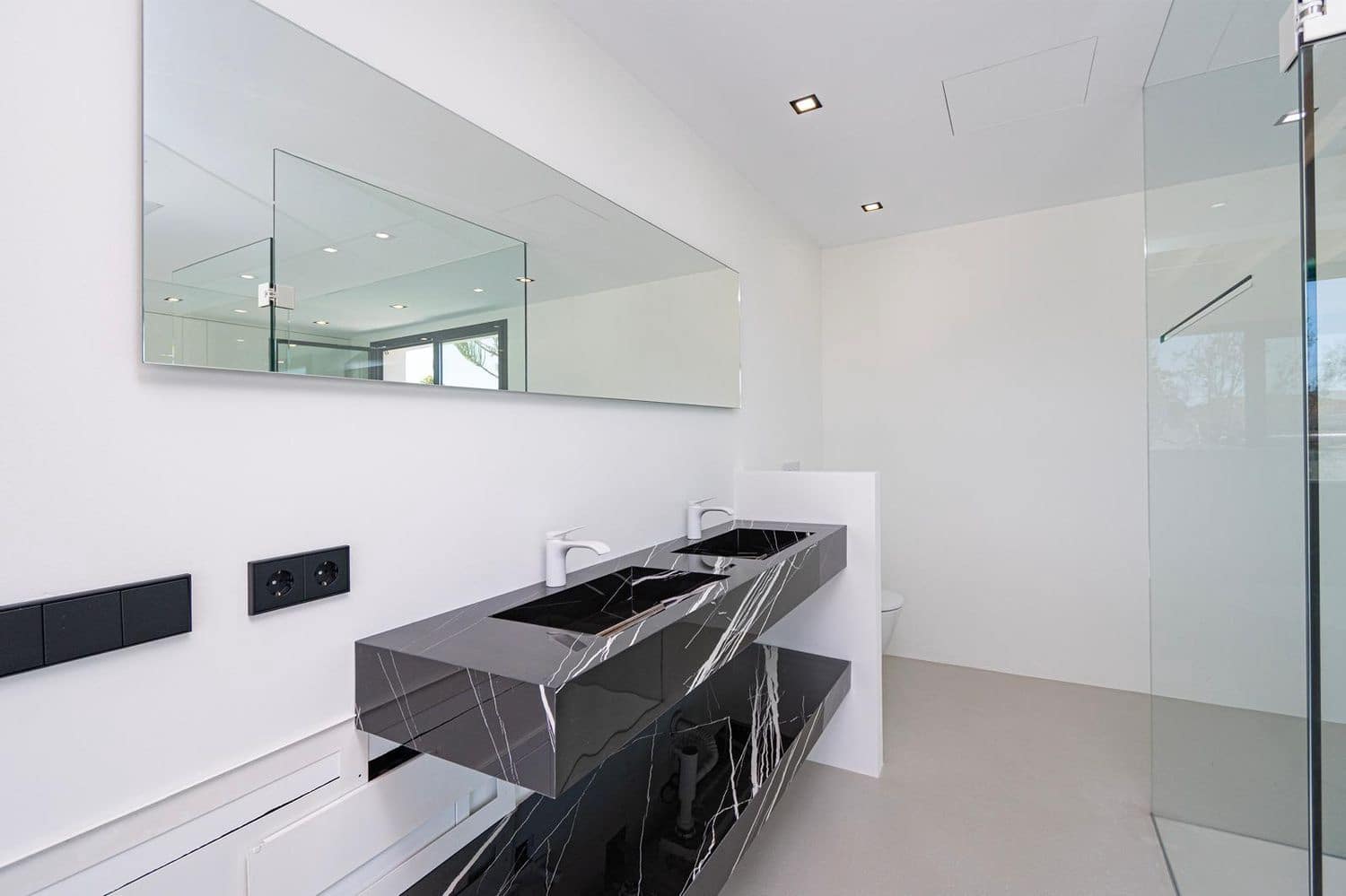 3 makuuhuone Huvila myytävänä paikassa Llucmajor mukana uima-altaan 
autotalli - 1 645 000 € (Ref: 9585908)