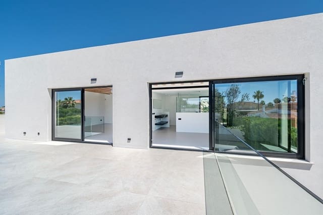 3 makuuhuone Huvila myytävänä paikassa Badia Gran, Llucmajor mukana uima-altaan 
autotalli - 1 645 000 € (Ref: 9585908)