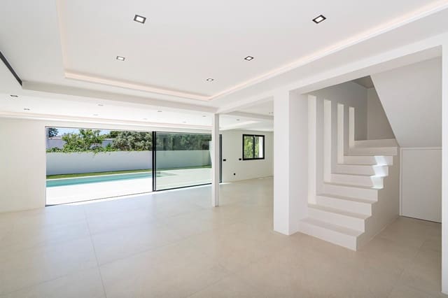 3 makuuhuone Huvila myytävänä paikassa Badia Gran, Llucmajor mukana uima-altaan 
autotalli - 1 645 000 € (Ref: 9585908)