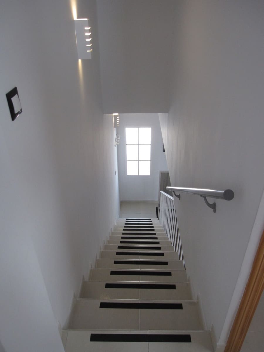 2 bedroom Townhouse for rent in Nerja - € 1,100 (Ref: 10003591)