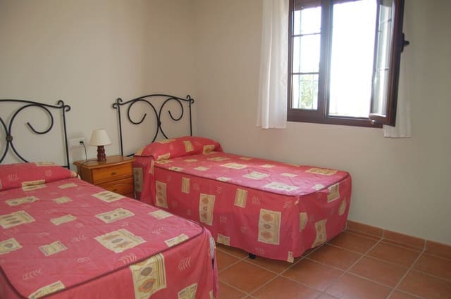 3 soveværelse Villa til leje i Frigiliana med swimmingpool - € 1.400 (Ref: 10005254)