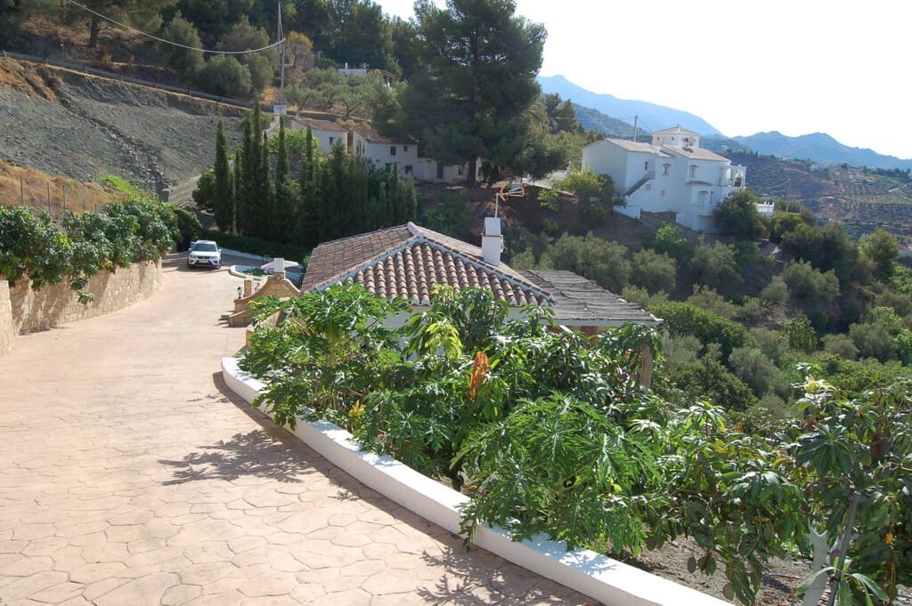 3 soveværelse Villa til leje i Frigiliana med swimmingpool - € 1.400 (Ref: 10005254)