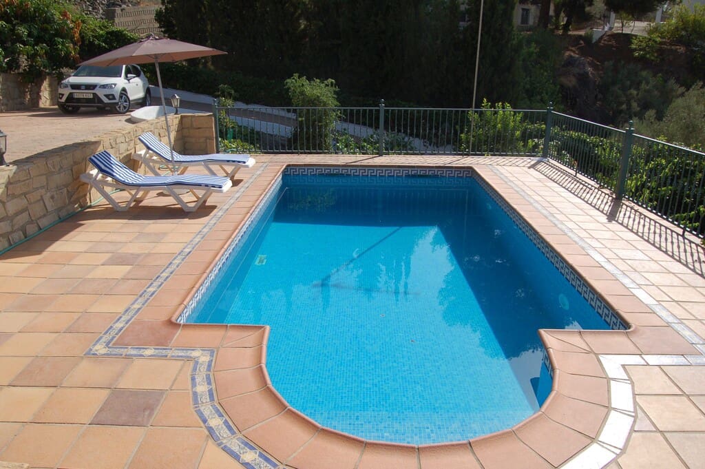 3 soveværelse Villa til leje i Frigiliana med swimmingpool - € 1.400 (Ref: 10005254)